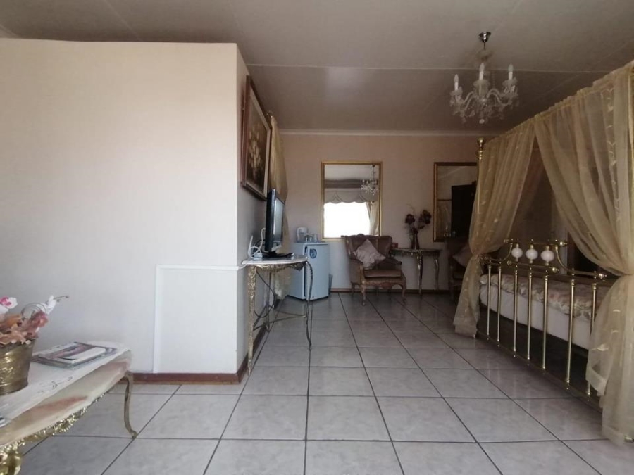 9 Bedroom Property for Sale in West End Northern Cape